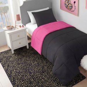 Metallic Leopard Plush Rug. 4' x 6'